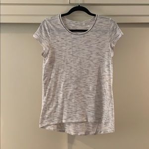 Lululemon tee size 6